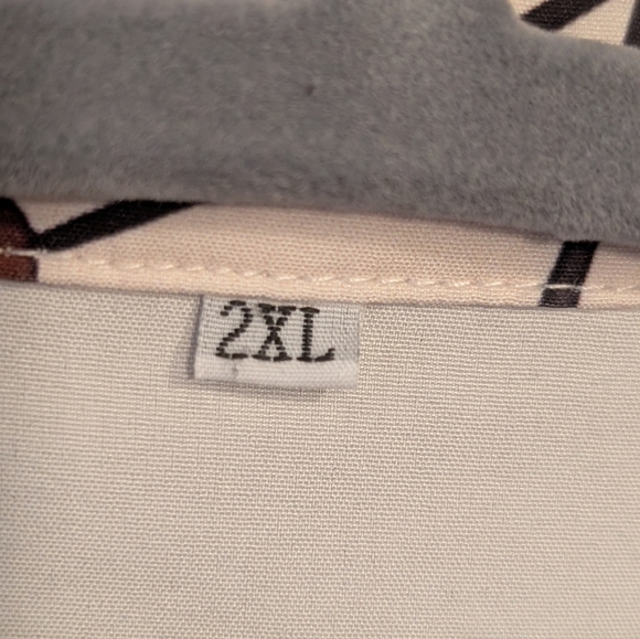 Post Modern Cat shirt, 2x see measurements. - Picture 4 of 4